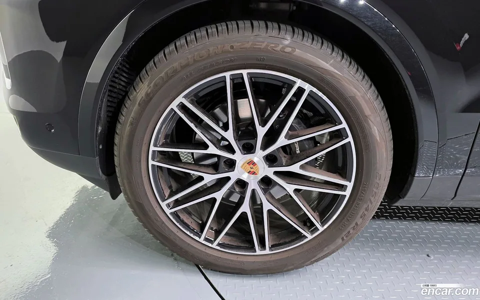Porsche Cayenne 3.0 2025 — миниатюра 5