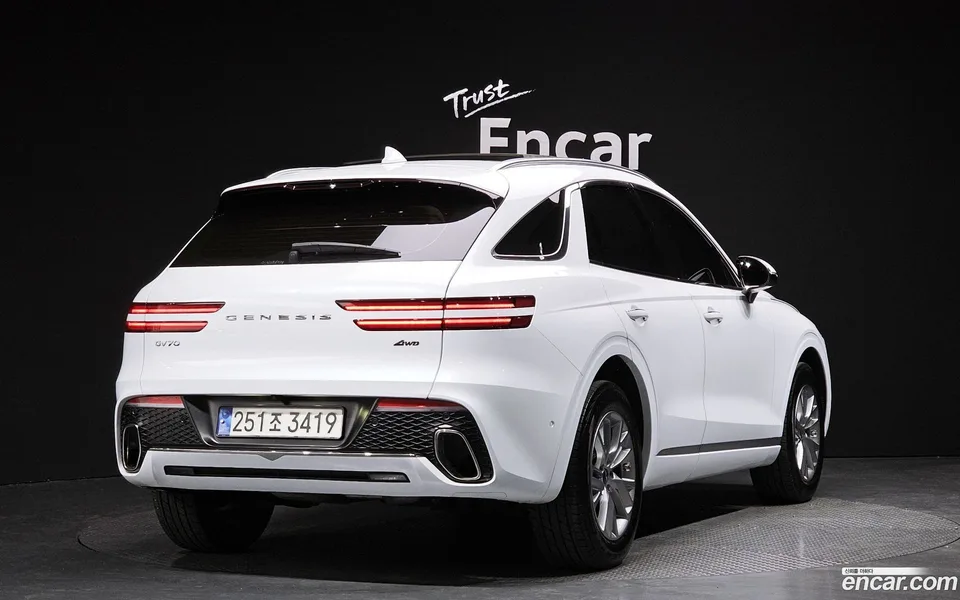 Genesis GV70 2.5T AWD 2023 — миниатюра 2