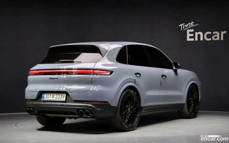 Porsche Cayenne 3.0 2023 — миниатюра 2
