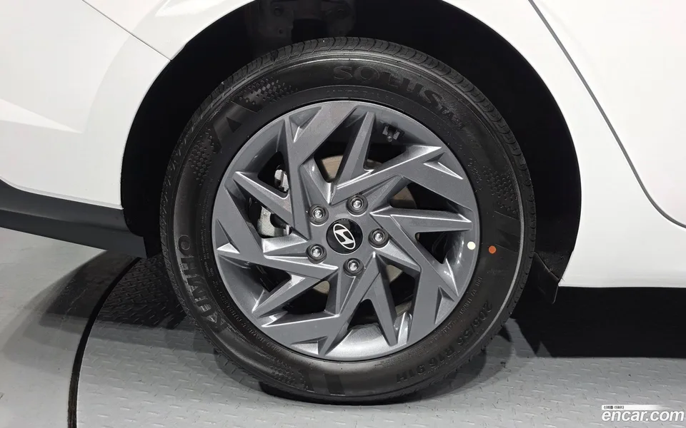 Hyundai Avante CN7 Hybrid 2025 — миниатюра 5