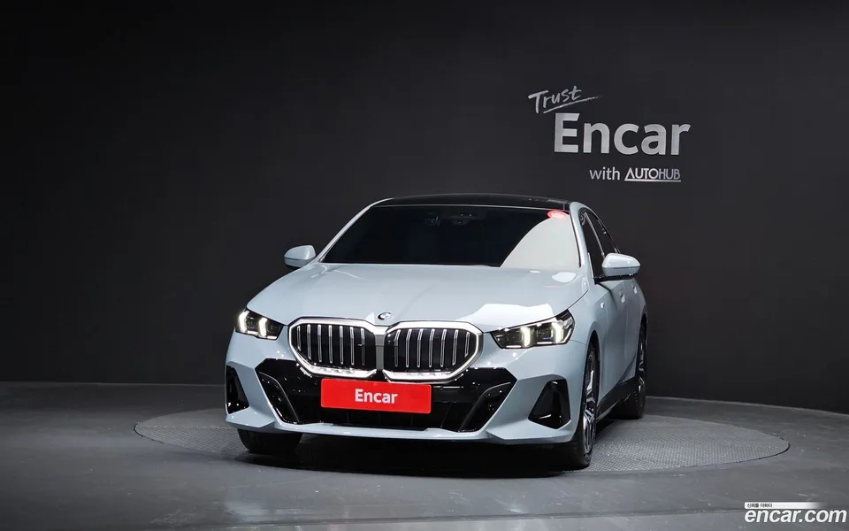 BMW 5 Series 520i M 2024 — миниатюра 3