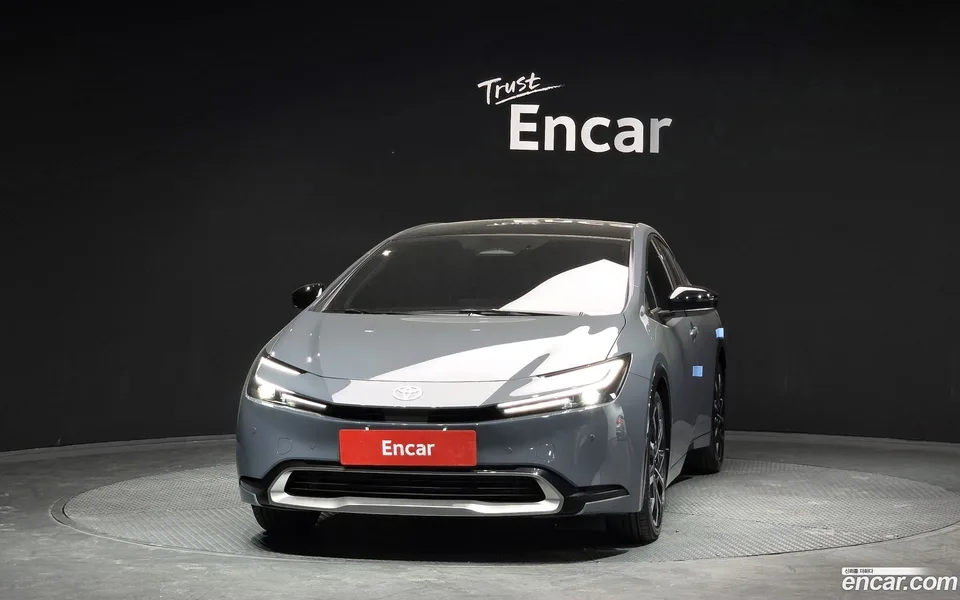 Toyota Prius 2.0 PHEV XSE 2025 — миниатюра 3
