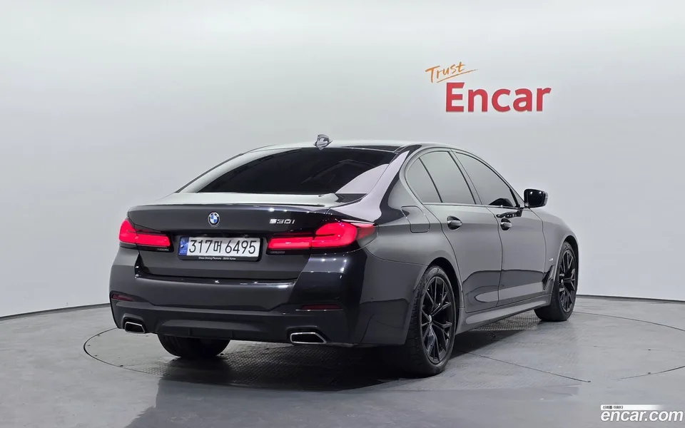 BMW 5 Series 530i M 2022 — миниатюра 2