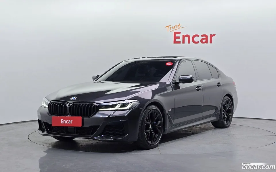 BMW 5 Series 530i M 2022 — фото 1, купить с доставкой в Москву
