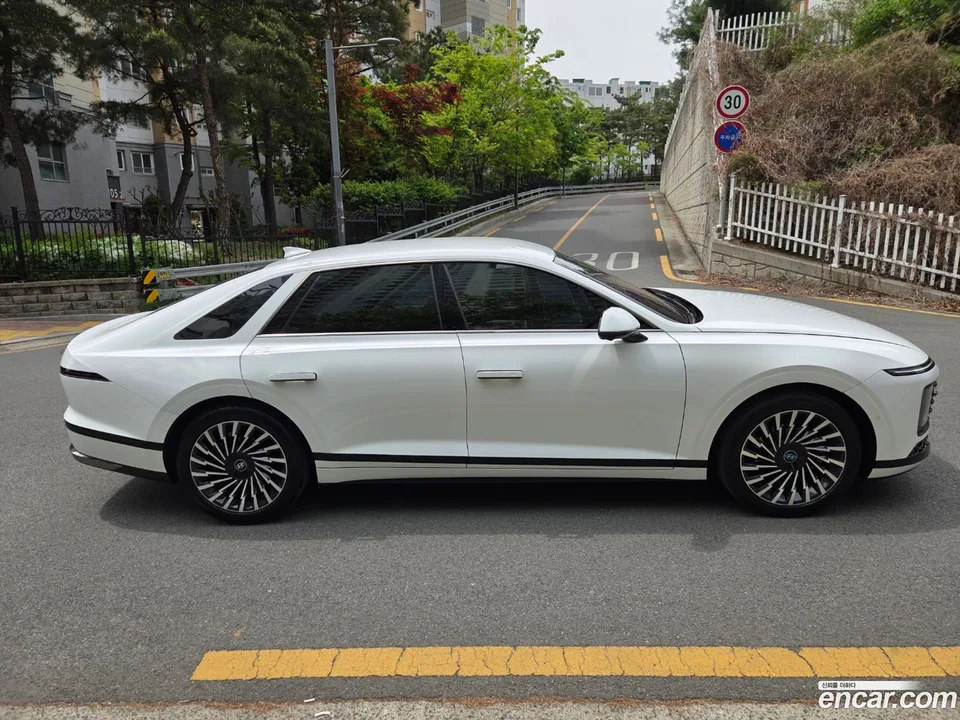 Hyundai Grandeur 2.5 2WD 2024 — миниатюра 3