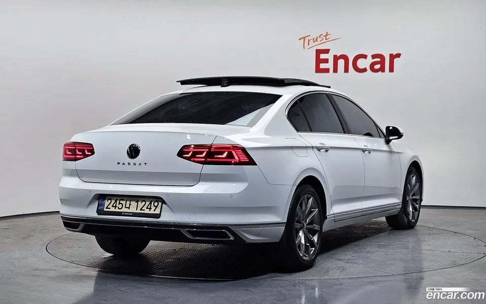 Volkswagen Passat GT 2.0 TDI 2022 — миниатюра 2