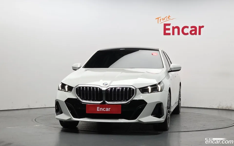 BMW 5 Series 520i M 2025 — миниатюра 3