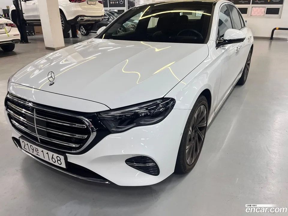 Mercedes-Benz E-Class E300 4MATIC 2025 — миниатюра 2
