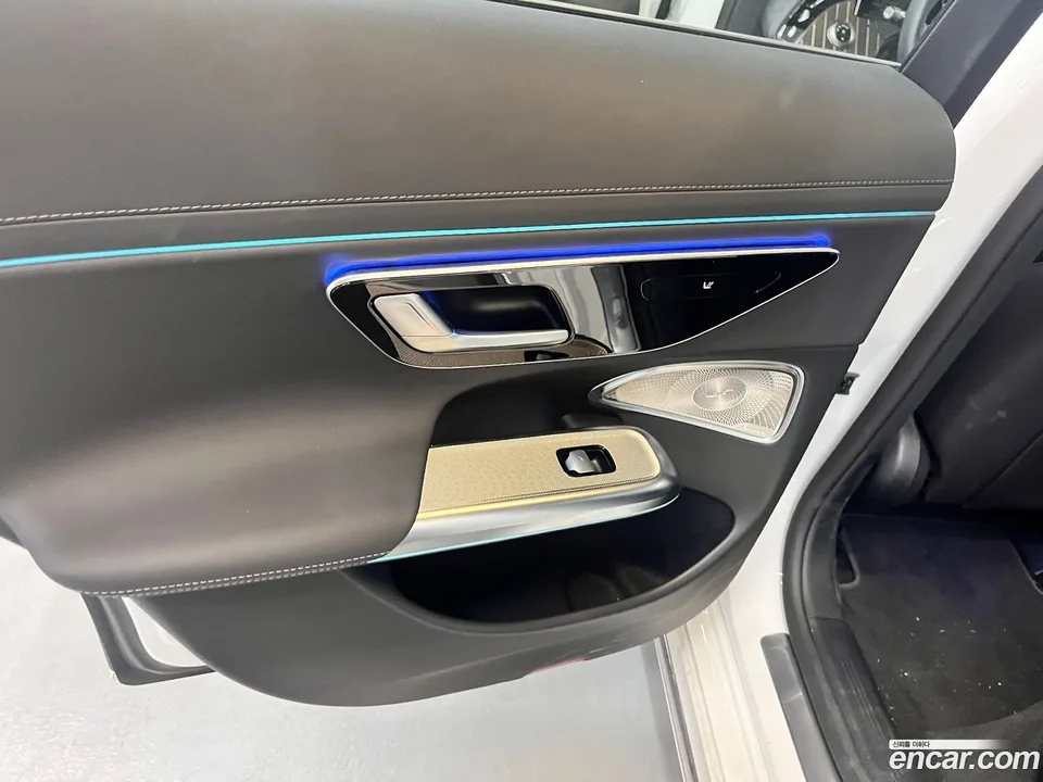 Mercedes-Benz E-Class E300 4MATIC 2025 — миниатюра 5