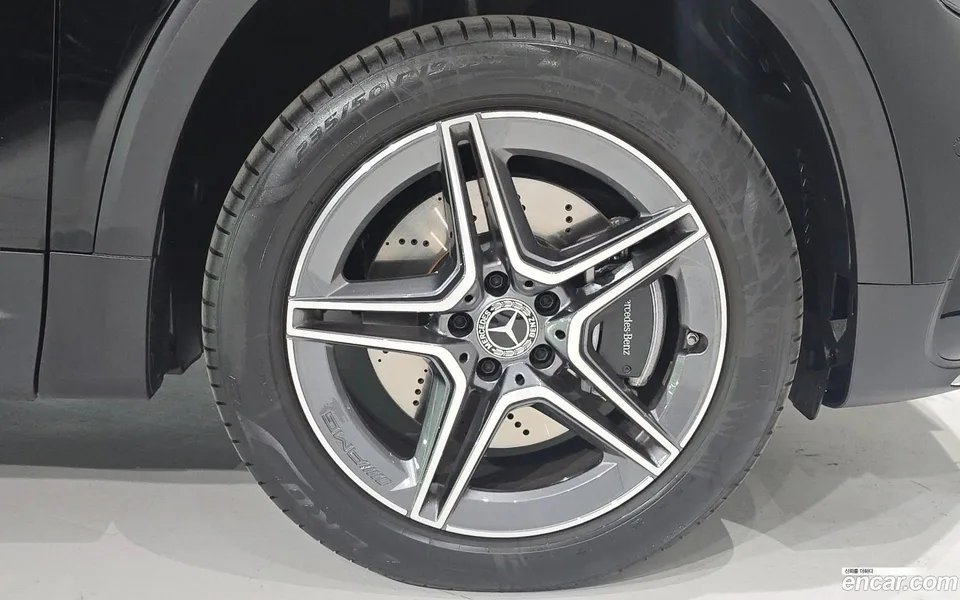 Mercedes-Benz GLB-Class GLB250 4MATIC 2025 — миниатюра 5