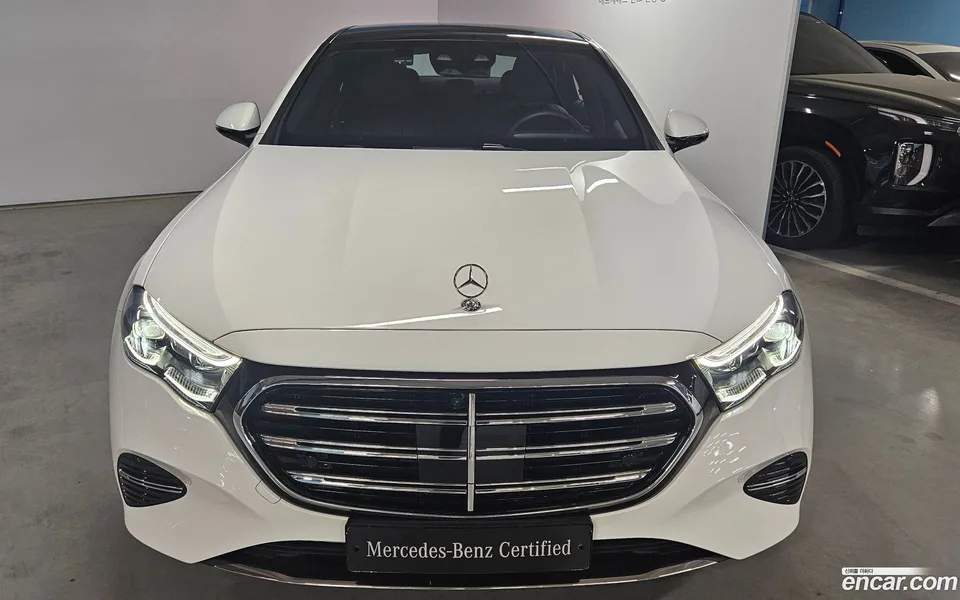 Mercedes-Benz E-Class E300 4MATIC 2025 — миниатюра 2