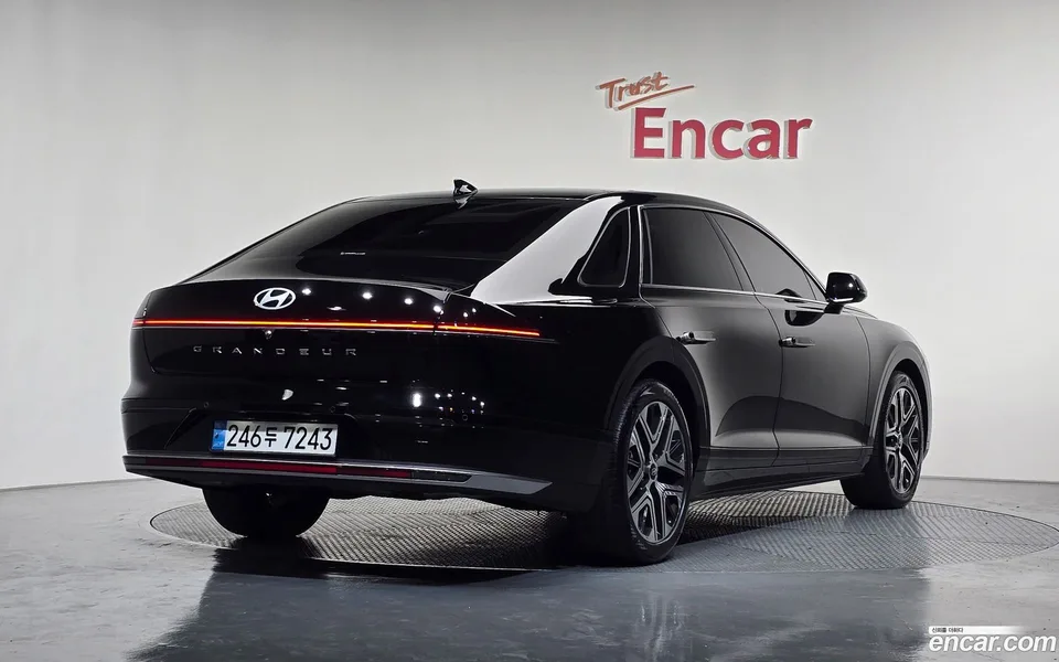 Hyundai Grandeur 2.5 2WD 2023 — миниатюра 2