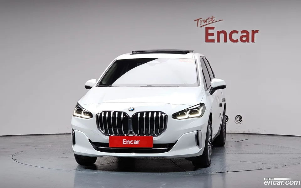 BMW 2 Series Active Tourer 220i 2023 — миниатюра 3