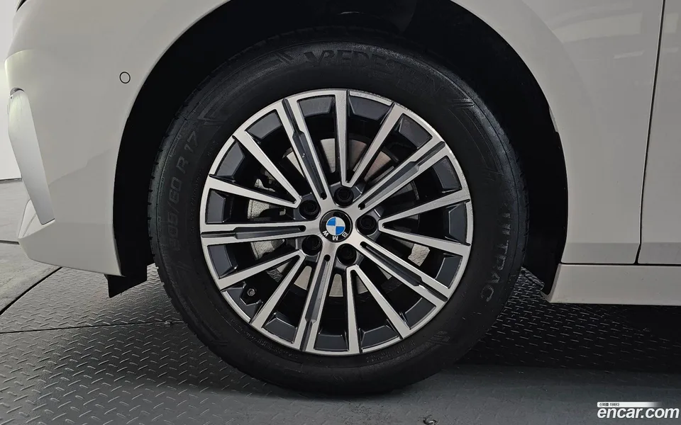 BMW 2 Series Active Tourer 220i 2023 — миниатюра 5