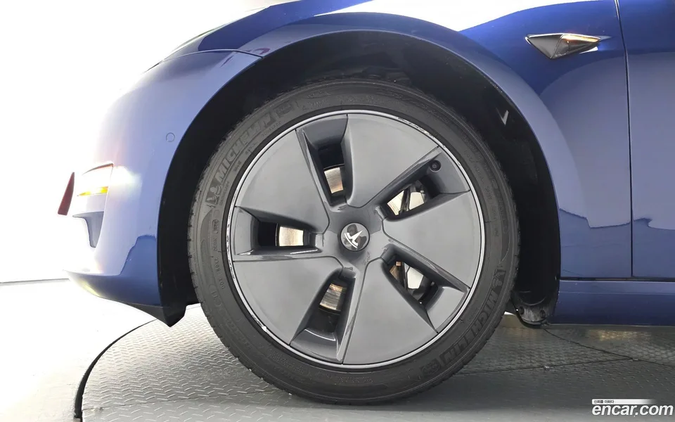 Tesla Model 3 RWD 2022 — миниатюра 5