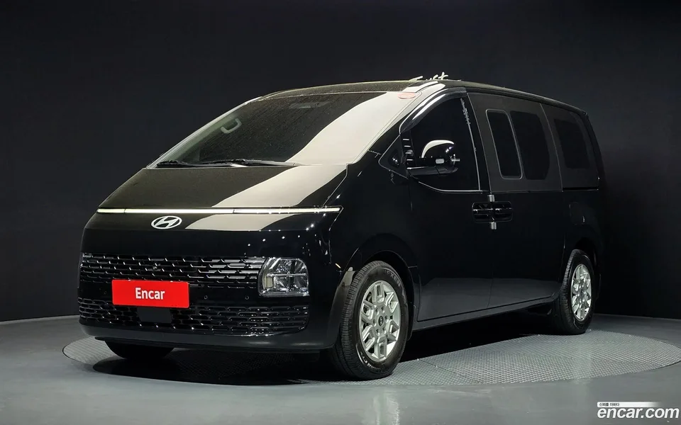 Hyundai Staria 5 2025 — фото 1, купить с доставкой в Москву