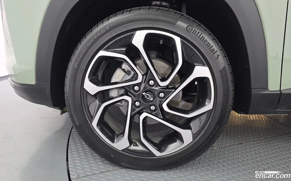 Chevrolet Trax Crossover 1.2 RS 2023 — миниатюра 2