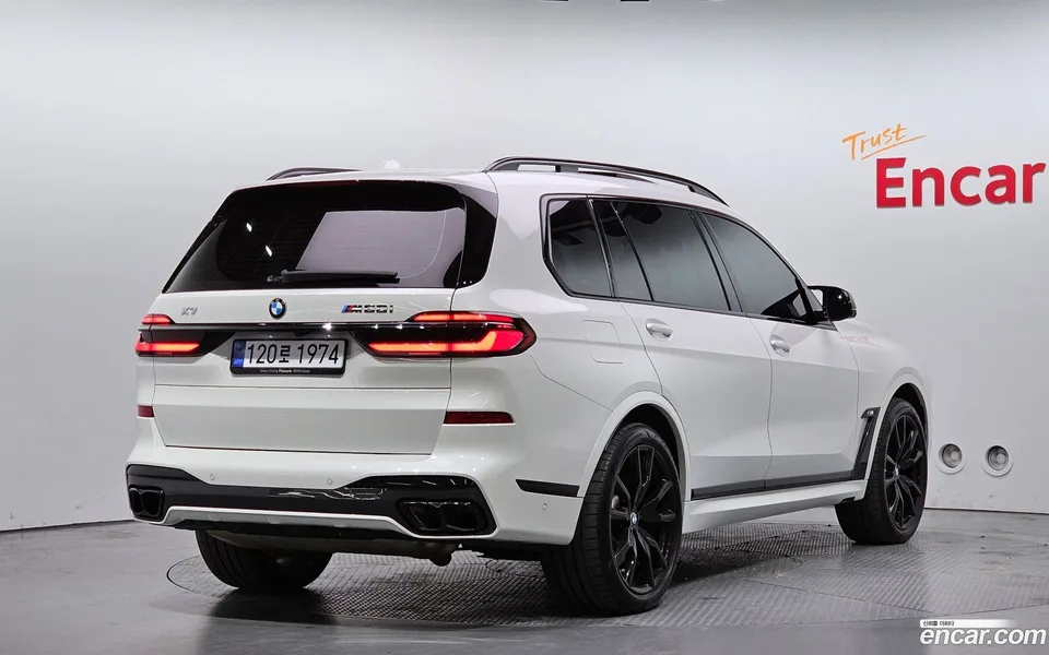 BMW X7 M60i xDrive M 6 2024 — миниатюра 2