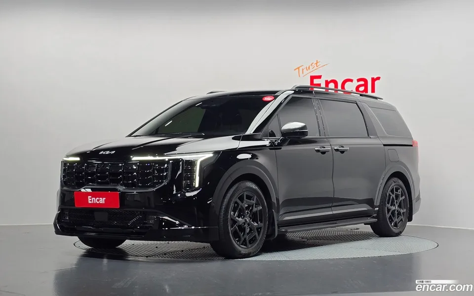 Kia Carnival 7 2025 — фото 1, купить с доставкой в Москву