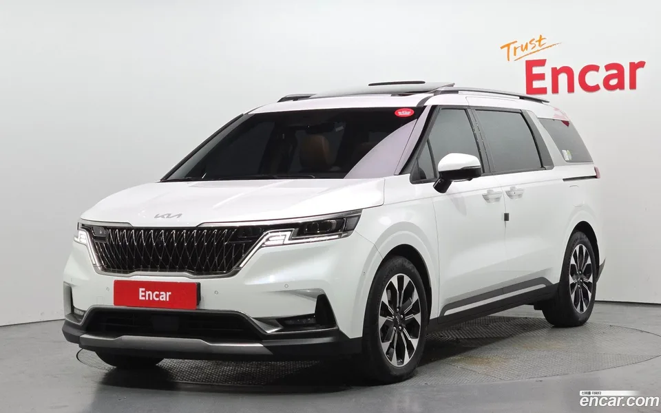 Kia Carnival 9 2023 — фото 1, купить с доставкой в Москву