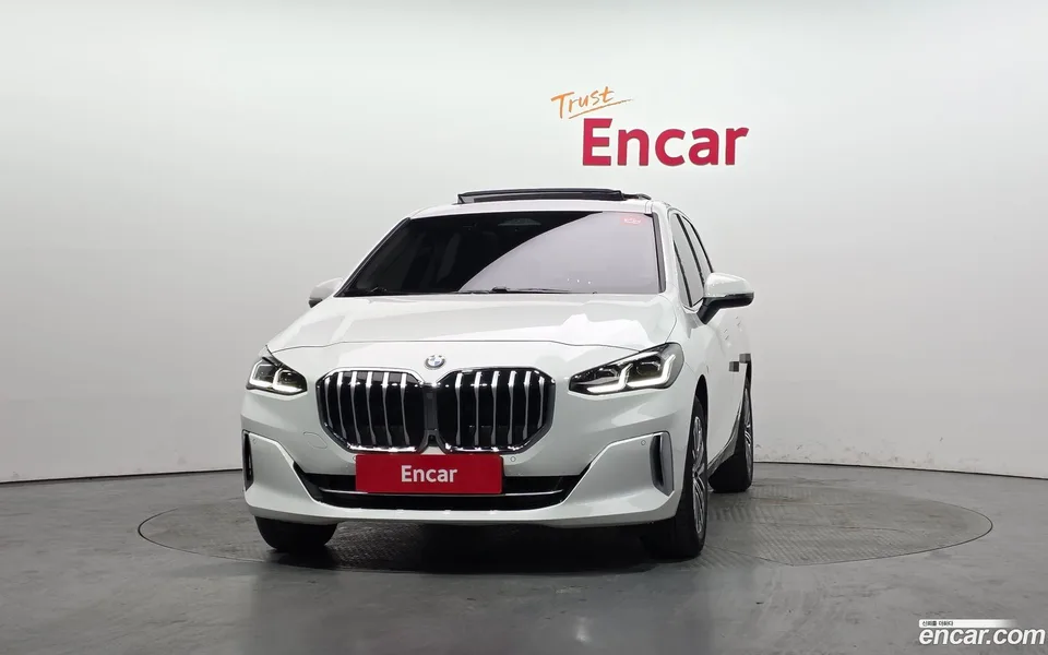 BMW 2 Series Active Tourer 220i 2023 — миниатюра 3