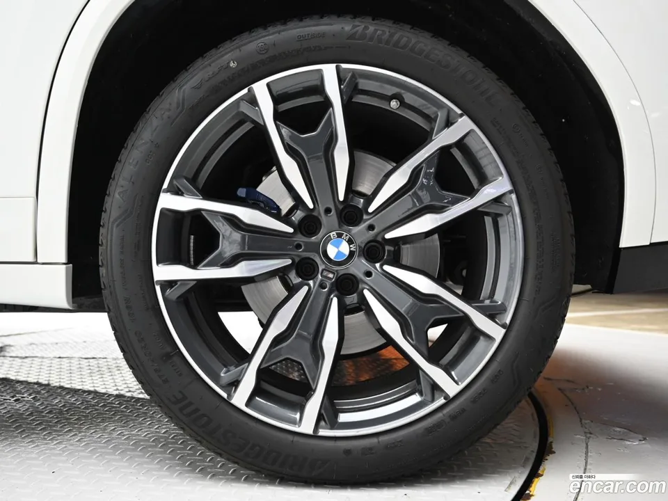BMW X4 xDrive20i M 2025 — миниатюра 5