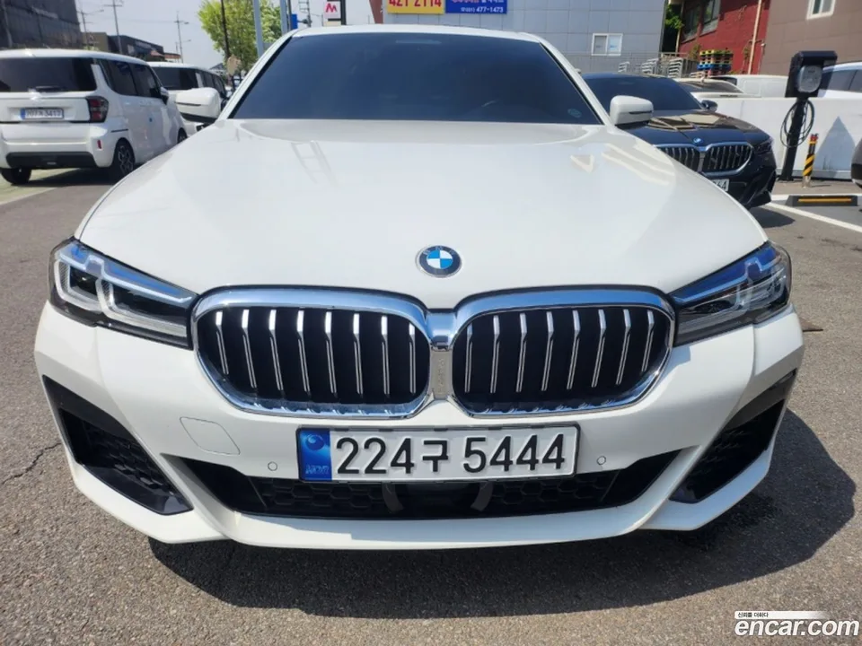 BMW 5 Series 530i xDrive M 2023 — миниатюра 2
