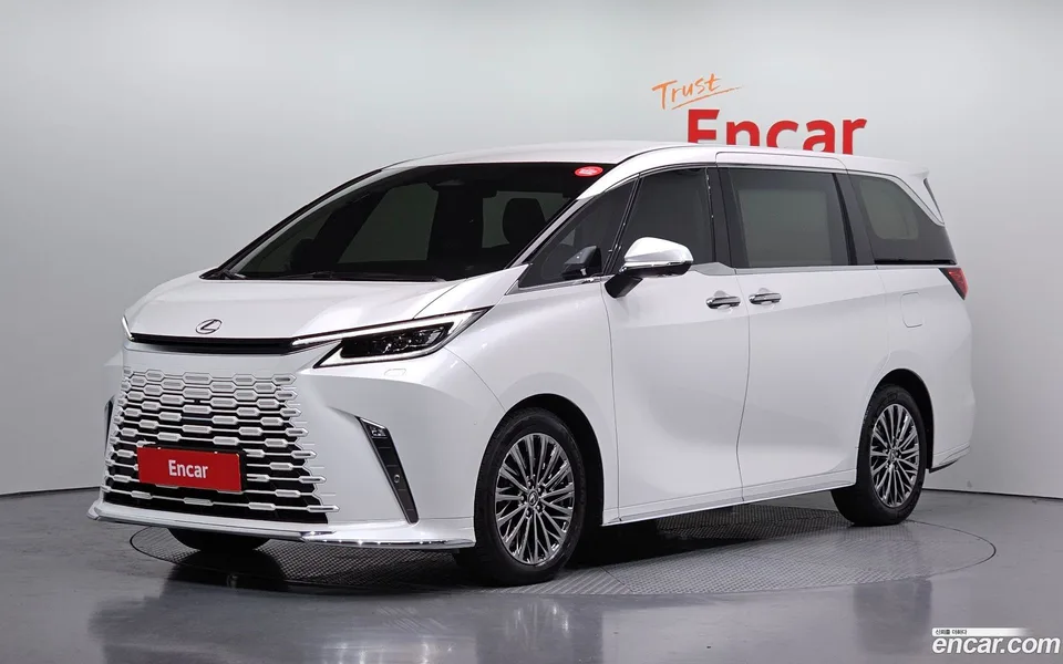 Lexus LM 500h 2025 — фото 1, купить с доставкой в Москву