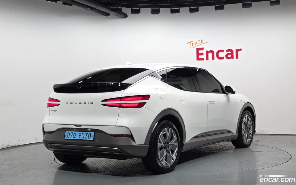Genesis GV60 2023 — миниатюра 2