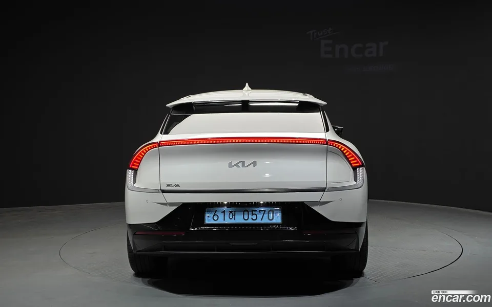 Kia EV6 2023 — миниатюра 4