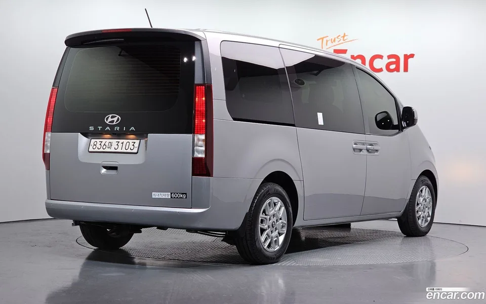 Hyundai Staria L3.5 5 2024 — миниатюра 2
