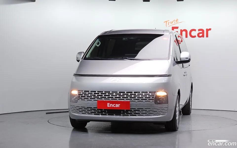 Hyundai Staria L3.5 5 2024 — миниатюра 3
