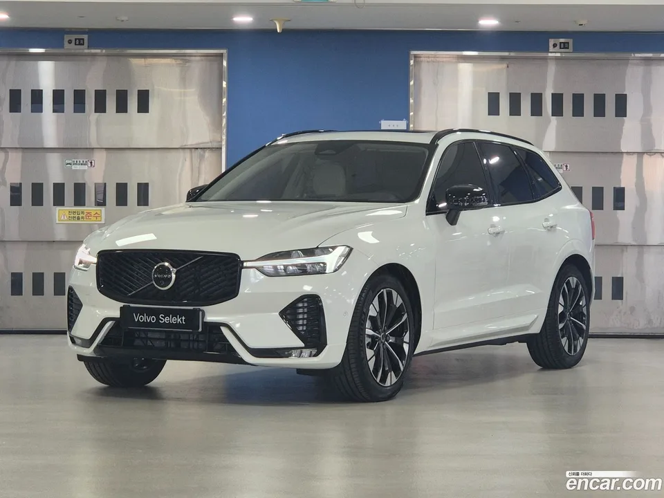 Volvo XC60 B5 2025 — фото 1, купить с доставкой в Москву
