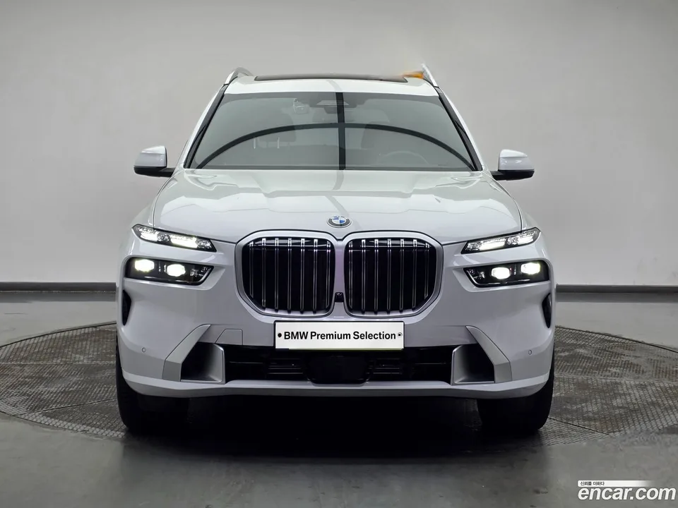 BMW X7 xDrive 40i 7 2025 — миниатюра 2