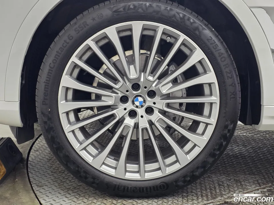 BMW X7 xDrive 40i 7 2025 — миниатюра 4