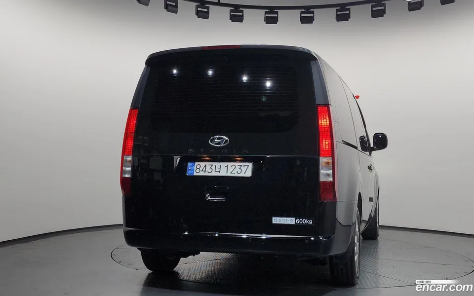 Hyundai Staria 5 2023 — миниатюра 4