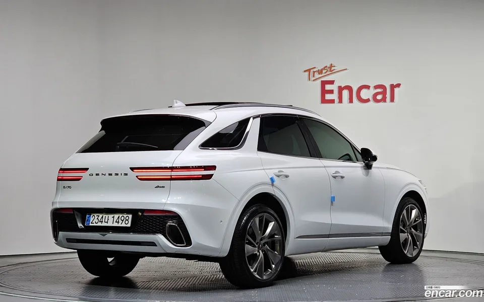 Genesis GV70 2.5T AWD 2023 — миниатюра 2