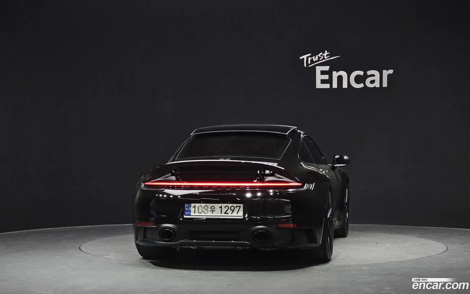 Porsche 911 (992) 4 GTS 2023 — миниатюра 4