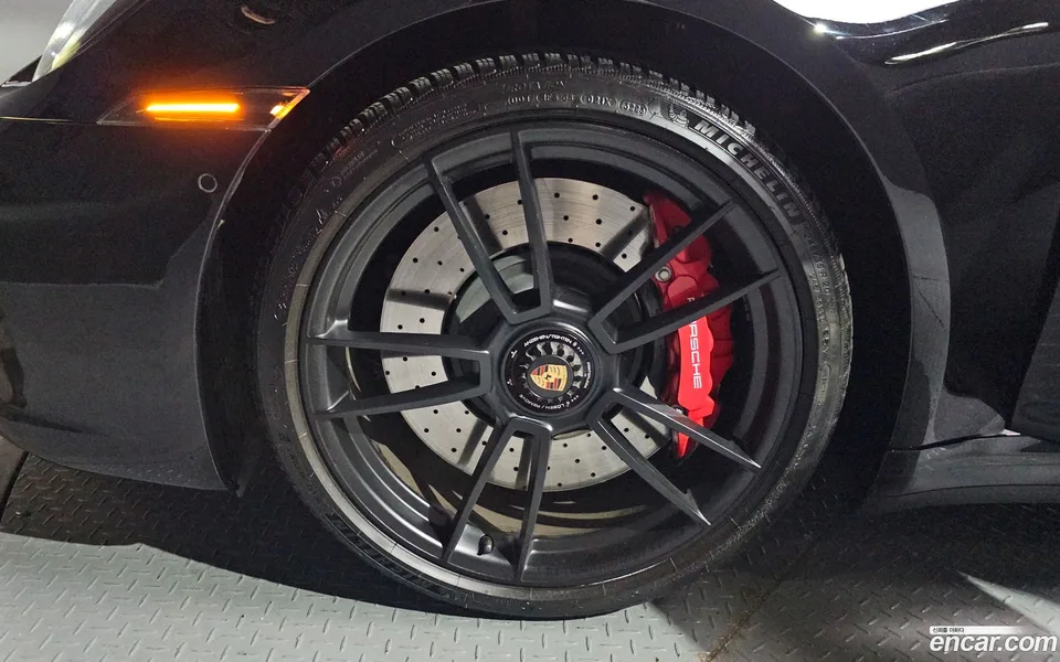 Porsche 911 (992) 4 GTS 2023 — миниатюра 5