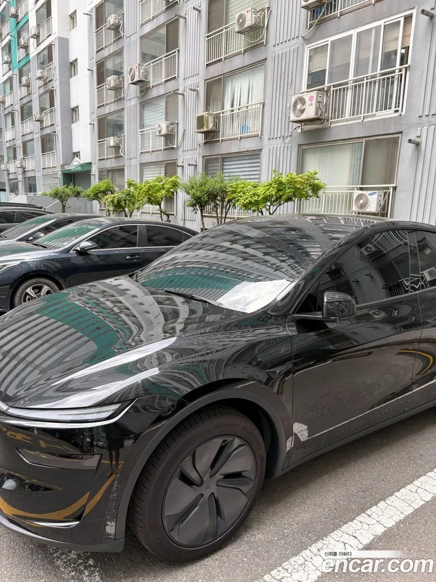 Tesla Model Y AWD 2025 — миниатюра 4