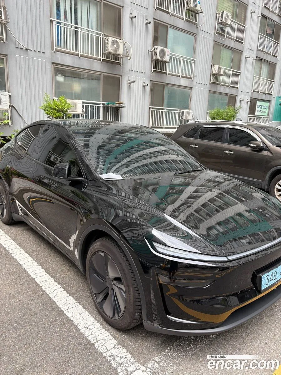 Tesla Model Y AWD 2025 — миниатюра 5