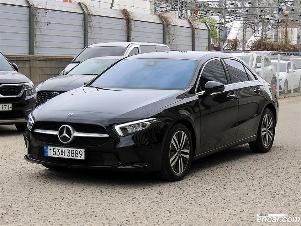 Mercedes-Benz A-Class A200d 2022 — миниатюра 2