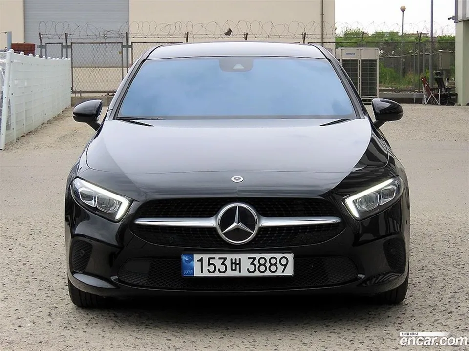 Mercedes-Benz A-Class A200d 2022 — фото 1, купить с доставкой в Москву
