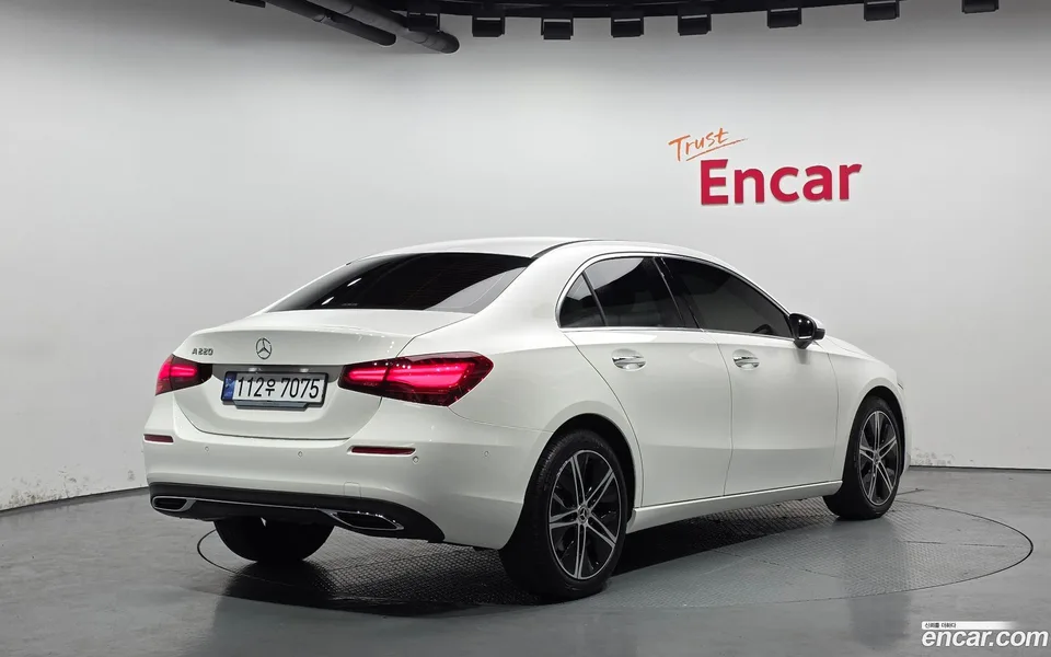 Mercedes-Benz A-Class A220 2024 — миниатюра 2