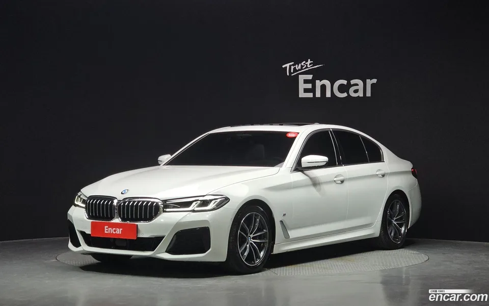 BMW 5 Series 520i M 2023 — фото 1, купить с доставкой в Москву