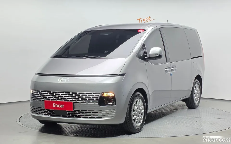 Hyundai Staria L3.5 3 2025 — фото 1, купить с доставкой в Москву