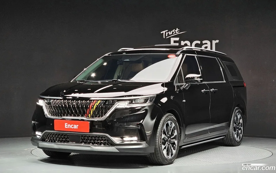 Kia Carnival 7 2023 — фото 1, купить с доставкой в Москву