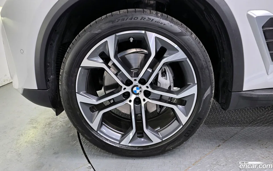 BMW X5 xDrive 40i xLine 2025 — миниатюра 5