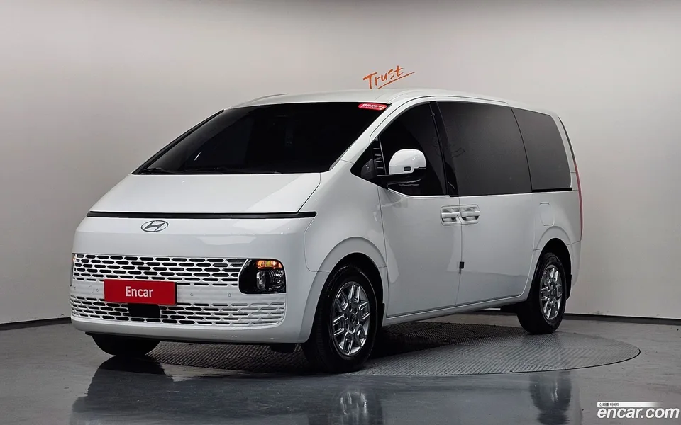 Hyundai Staria 3 2025 — фото 1, купить с доставкой в Москву