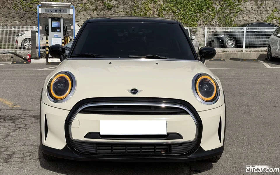 MINI Cooper 5 2022 — миниатюра 3